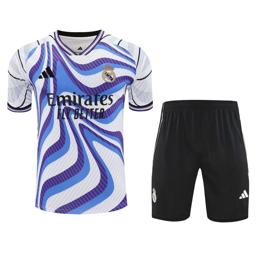 Conjunto de calentamiento Real Madrid blanco y azul rayas