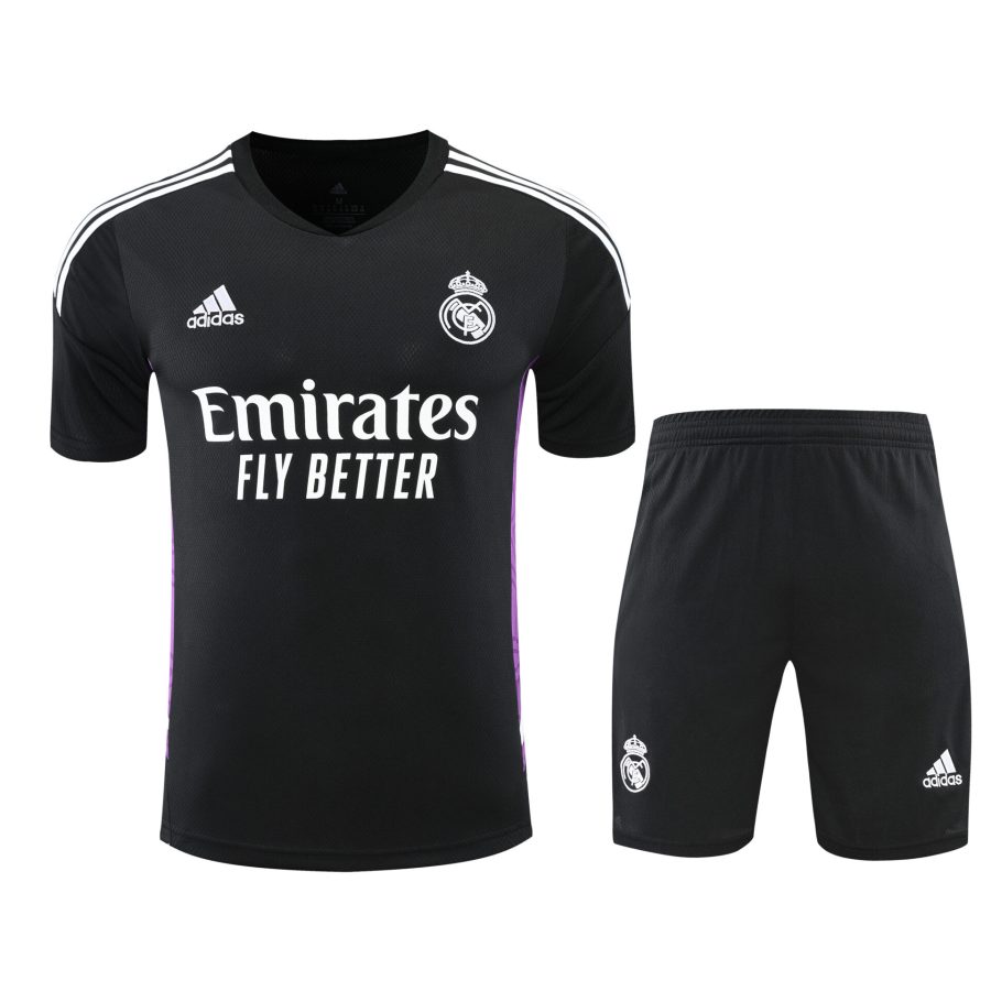 Conjunto de calentamiento Real Madrid negro y morado